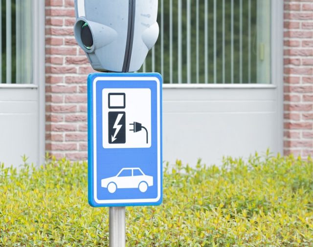 Parkeren bij laadpaal